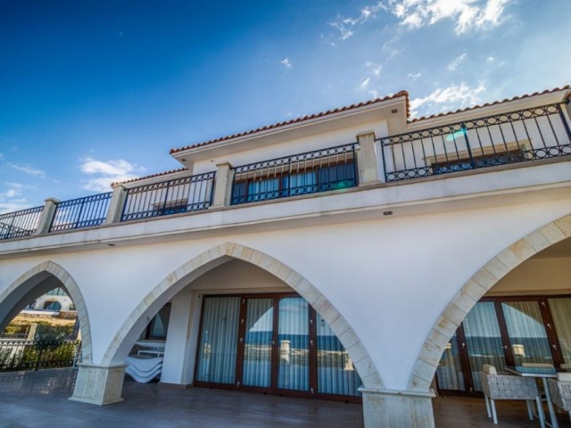 Villa Zu Verkaufen In Kyrenia Esentepe 4 1 ** 